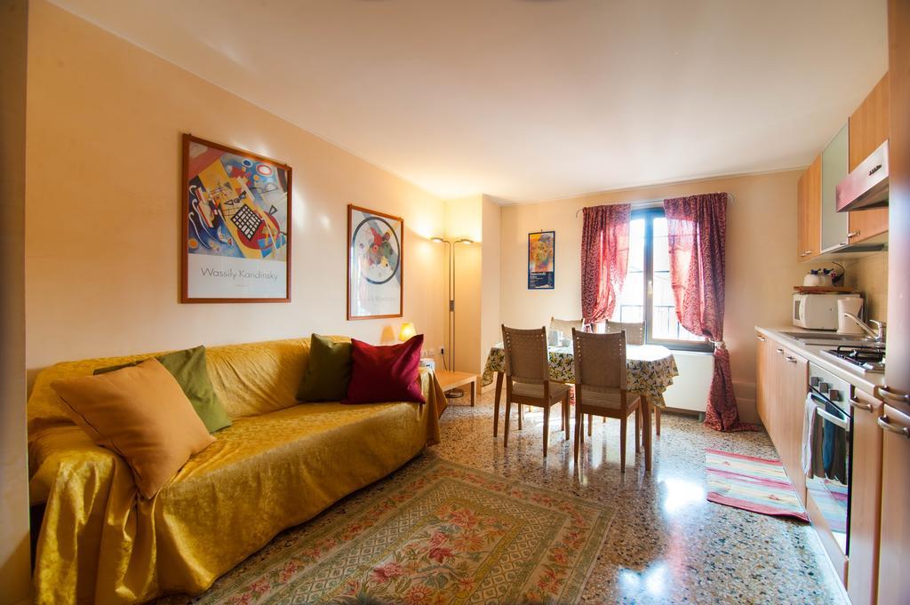 Apartment In Molino Stucky Venedig